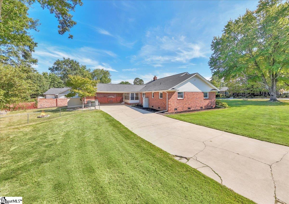 1 Vaille Drive Taylors, SC 29687