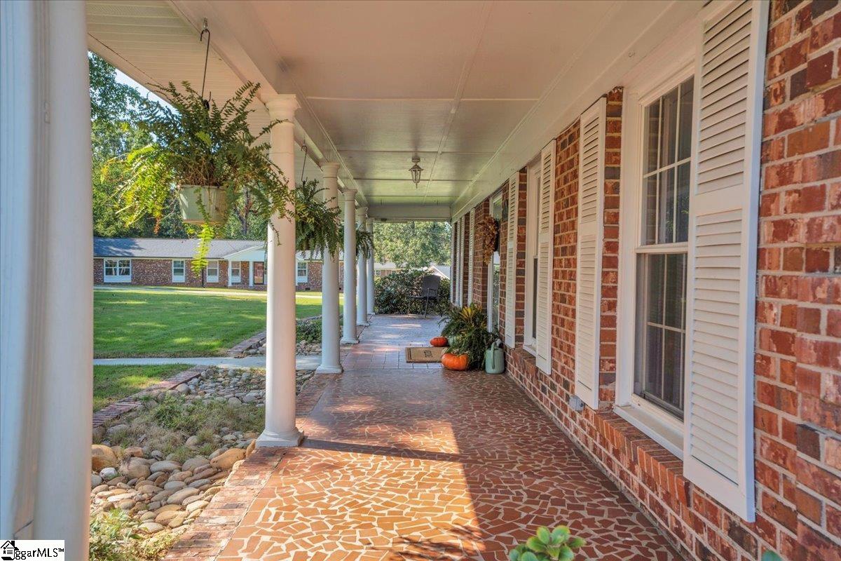 1 Vaille Drive Taylors, SC 29687