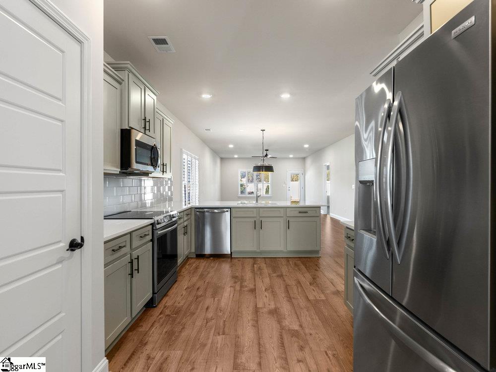 48 Woodcross Drive Simpsonville, SC 29681