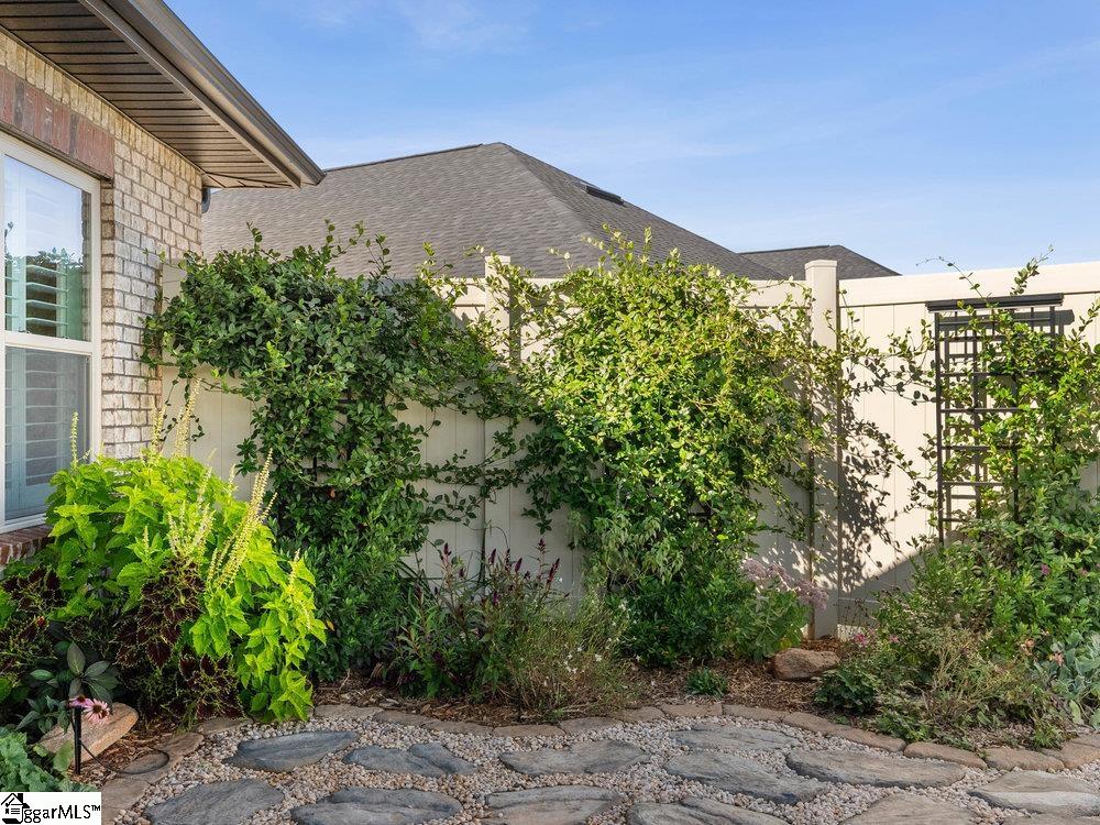 48 Woodcross Drive Simpsonville, SC 29681