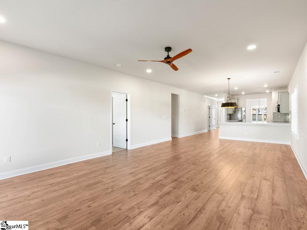 48 Woodcross Drive Simpsonville, SC 29681