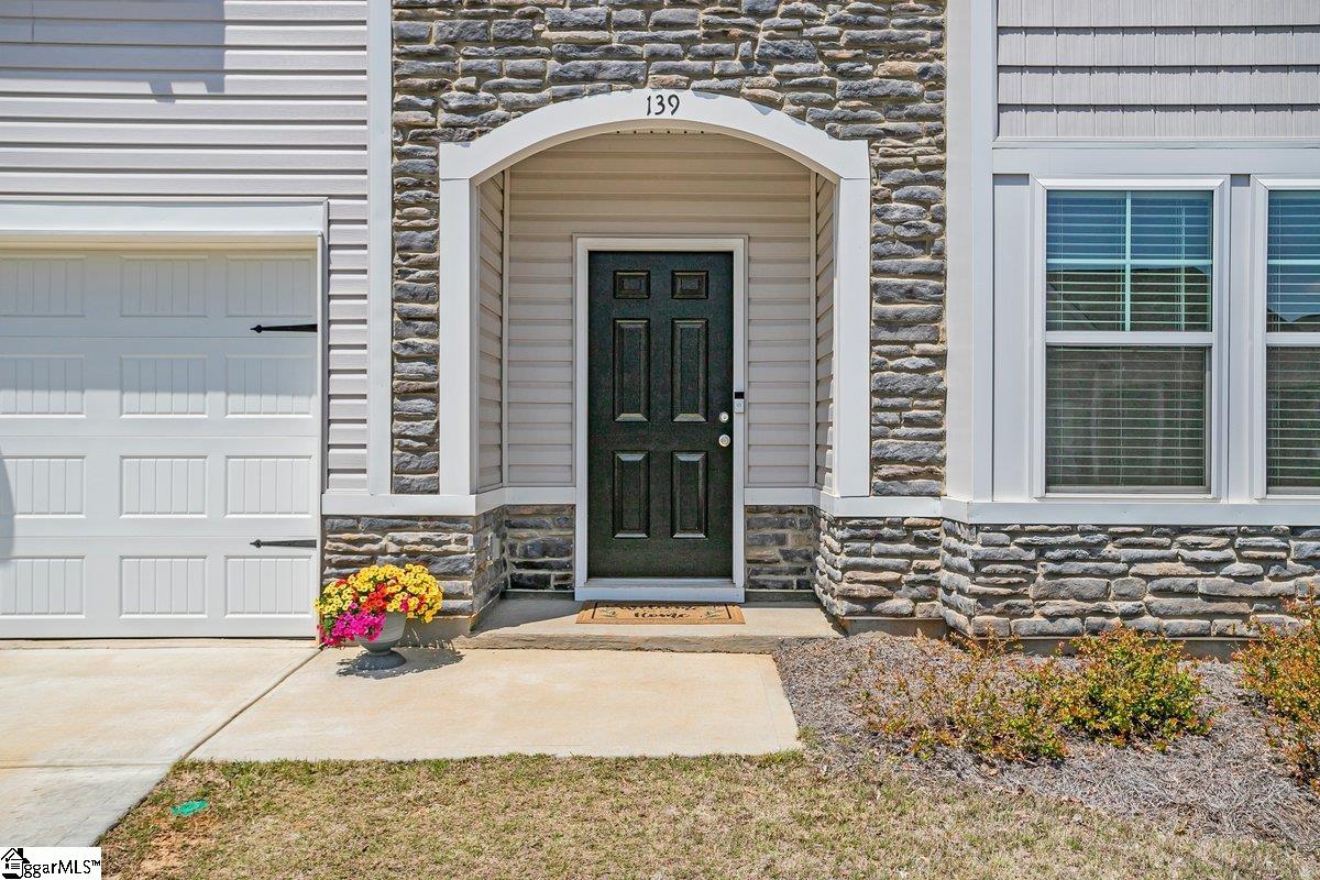 139 Strongridge Trail Simpsonville, SC 29681