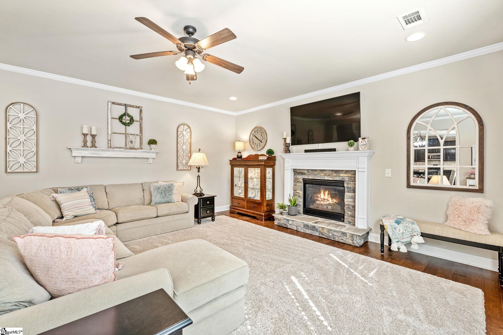27 Laurelhart Lane Simpsonville, SC 29681