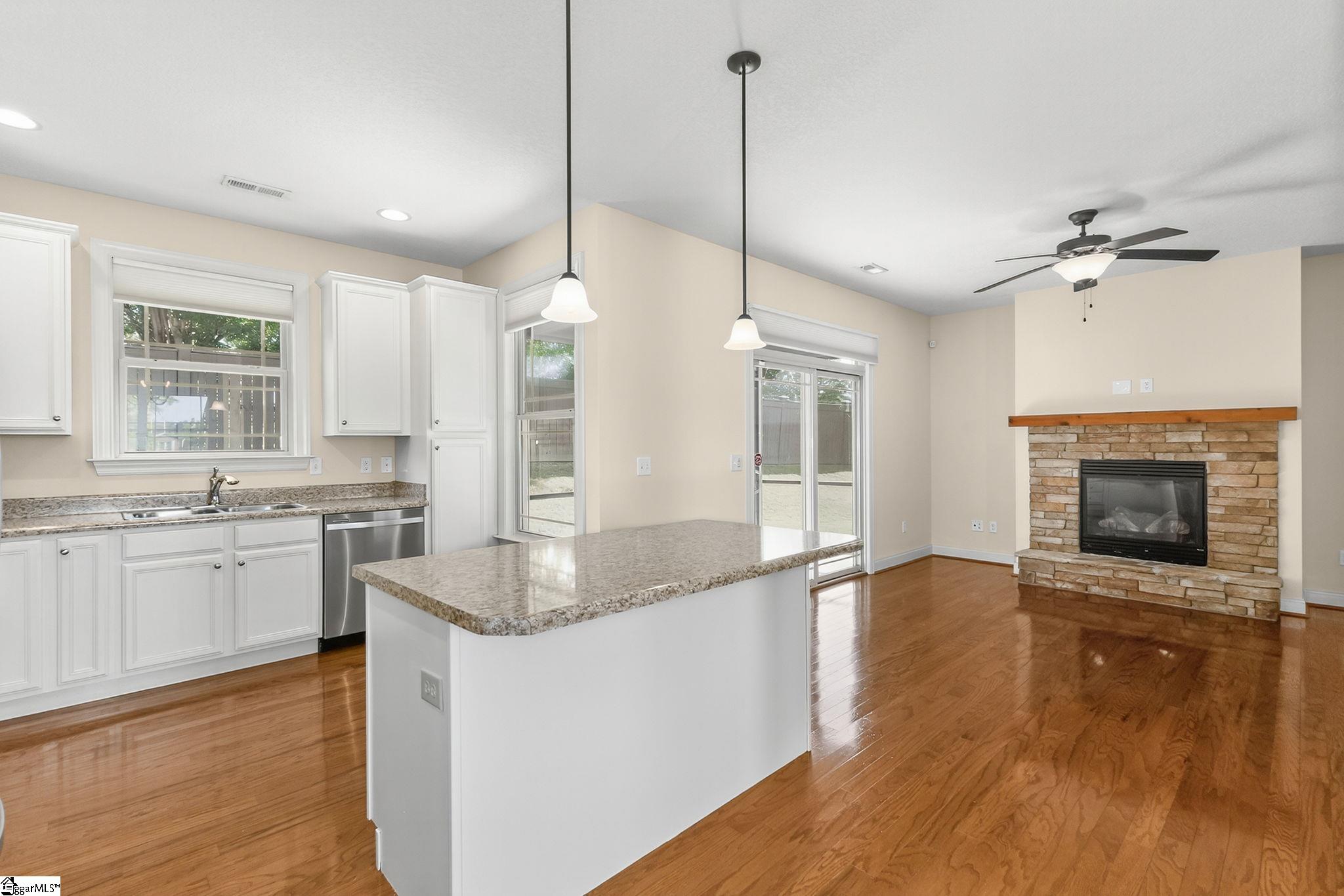4 Dolerite Drive Taylors, SC 29687