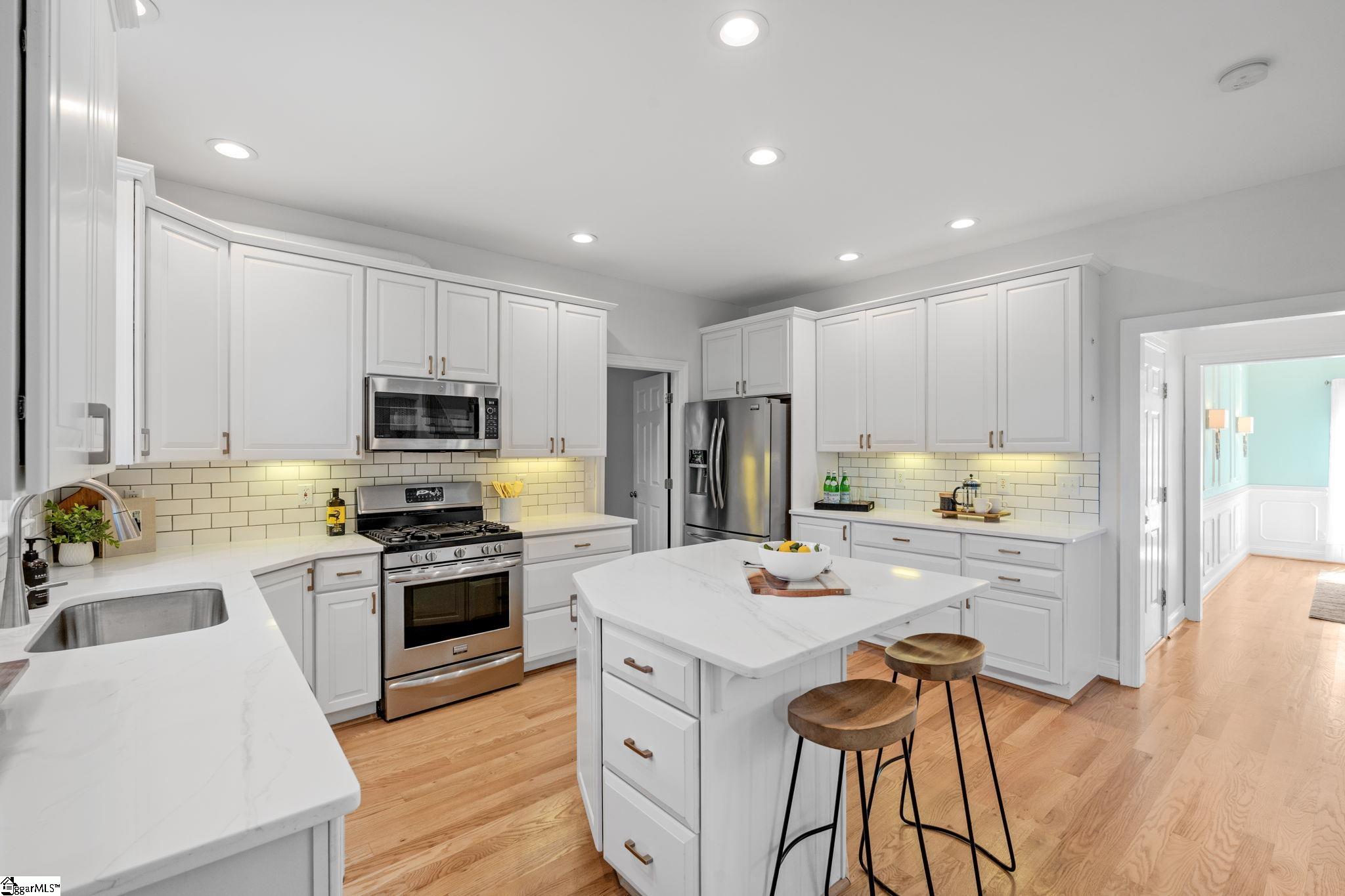 220 Huddersfield Drive Simpsonville, SC 29681