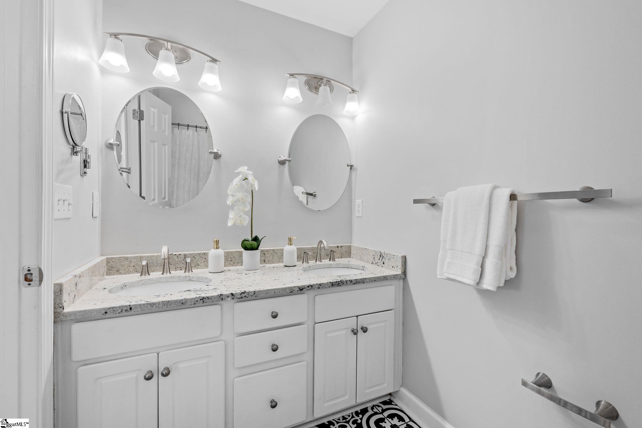 220 Huddersfield Drive Simpsonville, SC 29681
