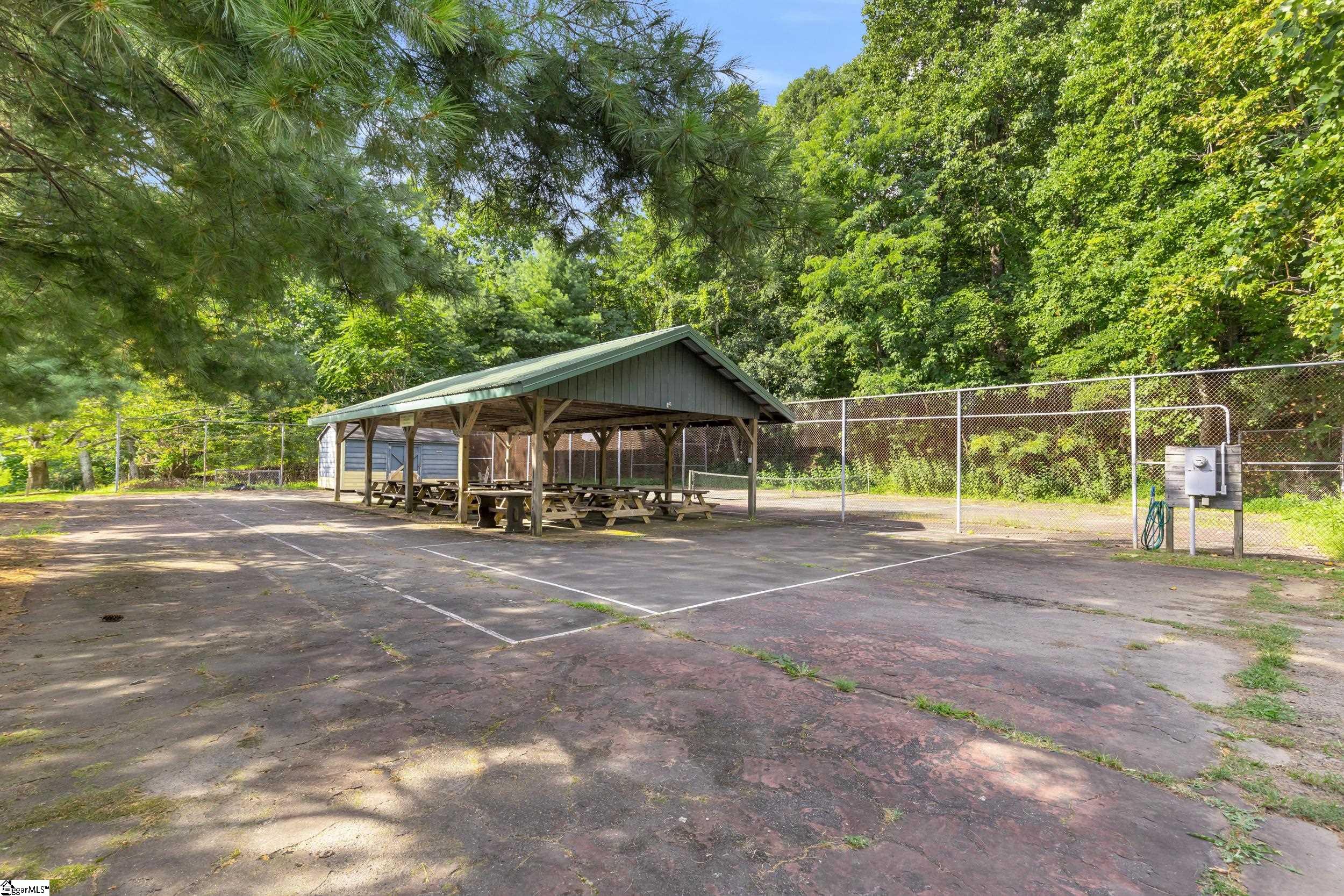 3605 Skyuka Mountain Road Columbus, NC 28722