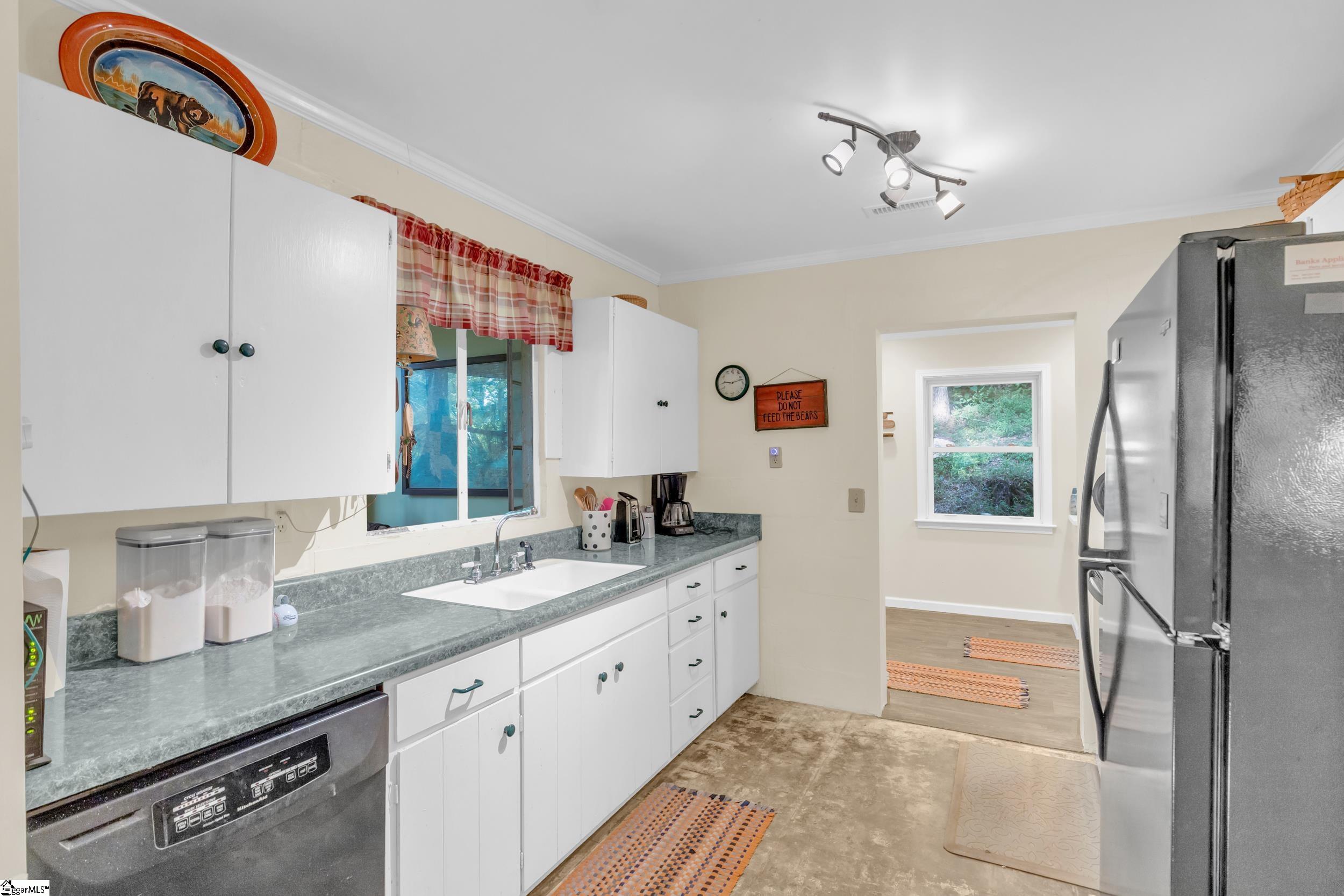 3605 Skyuka Mountain Road Columbus, NC 28722