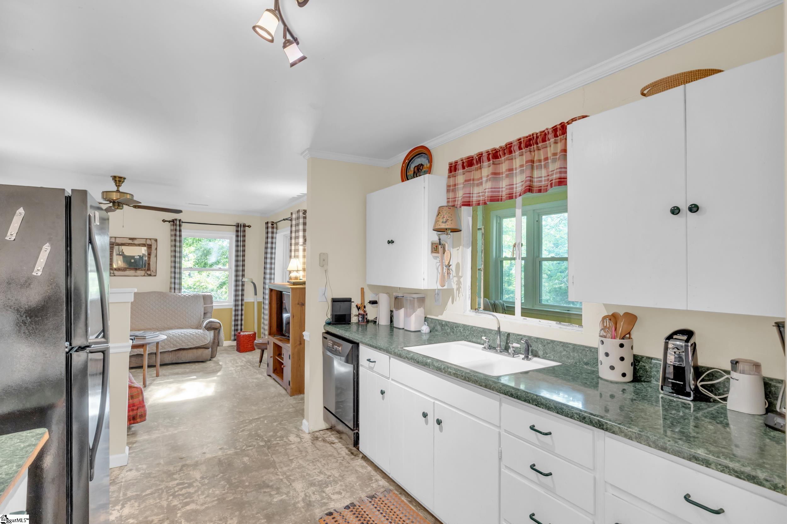 3605 Skyuka Mountain Road Columbus, NC 28722