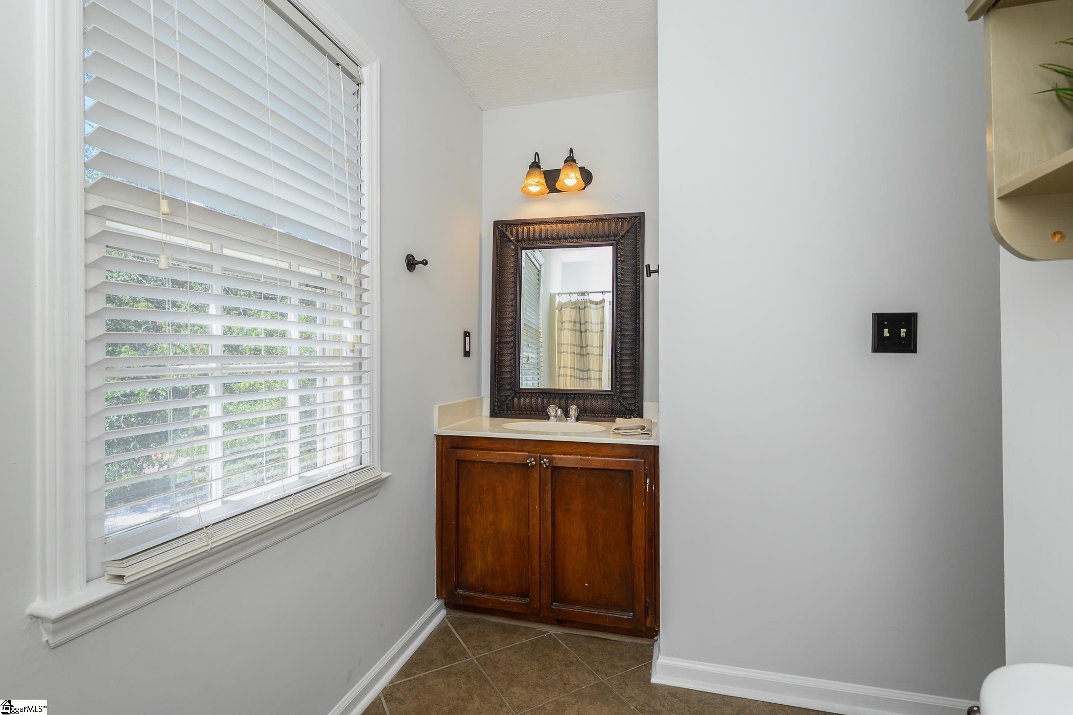 203 Camellia Lane Simpsonville, SC 29681