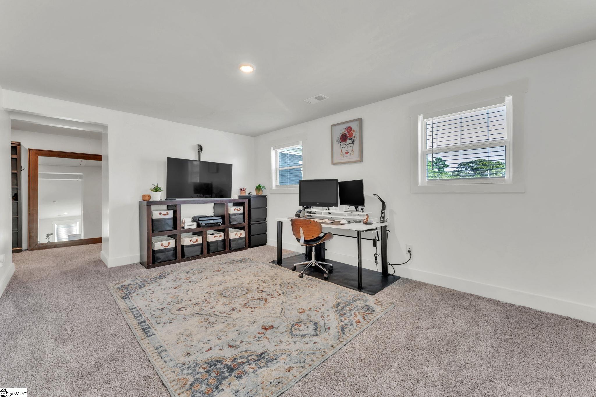 328 Roderick Lane Greenville, SC 29605