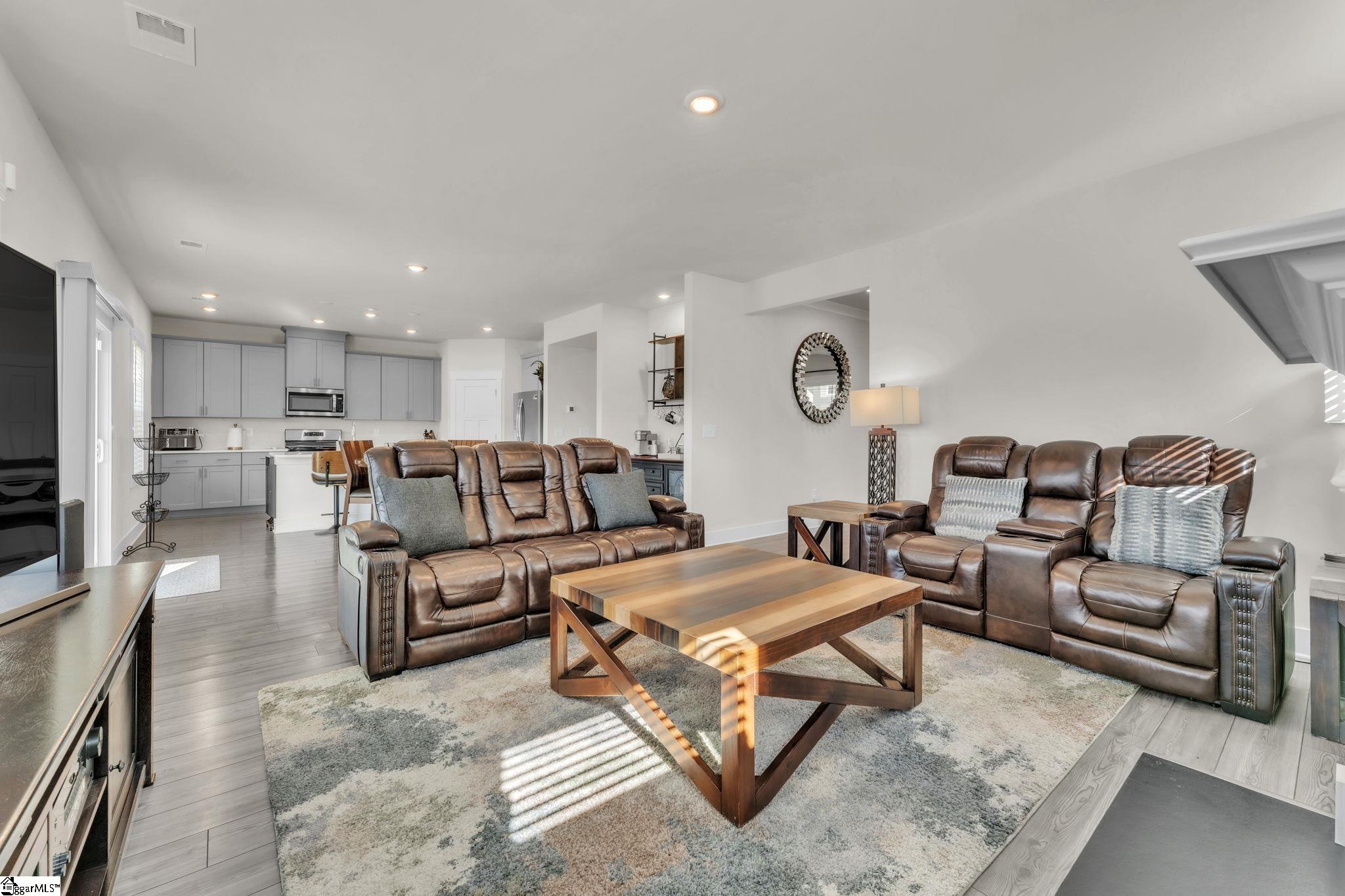 328 Roderick Lane Greenville, SC 29605