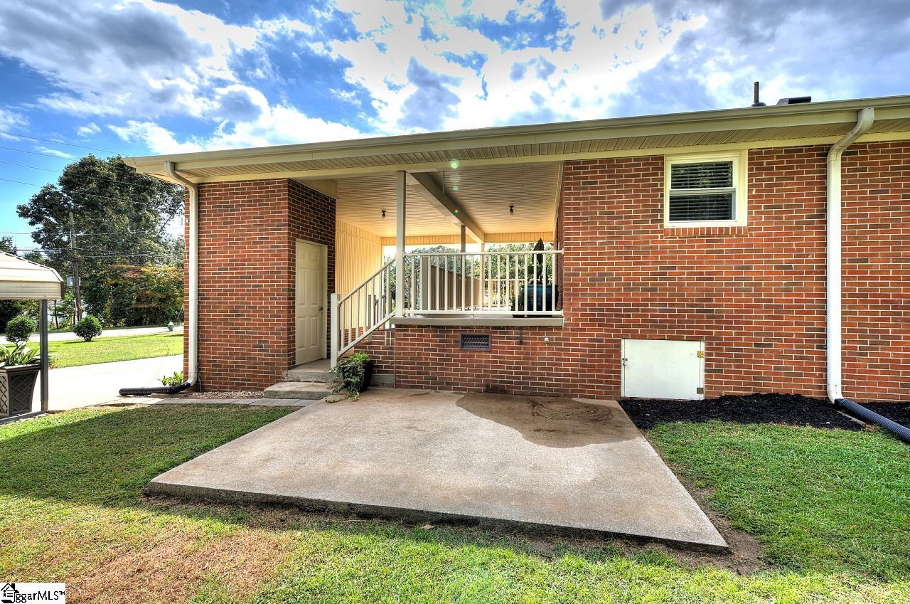 301 Bannister Street Easley, SC 29640