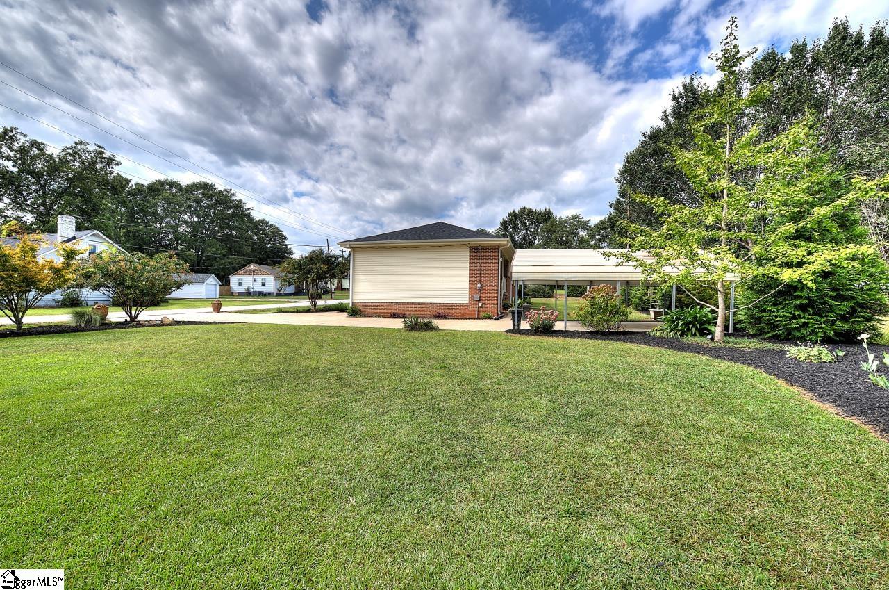 301 Bannister Street Easley, SC 29640