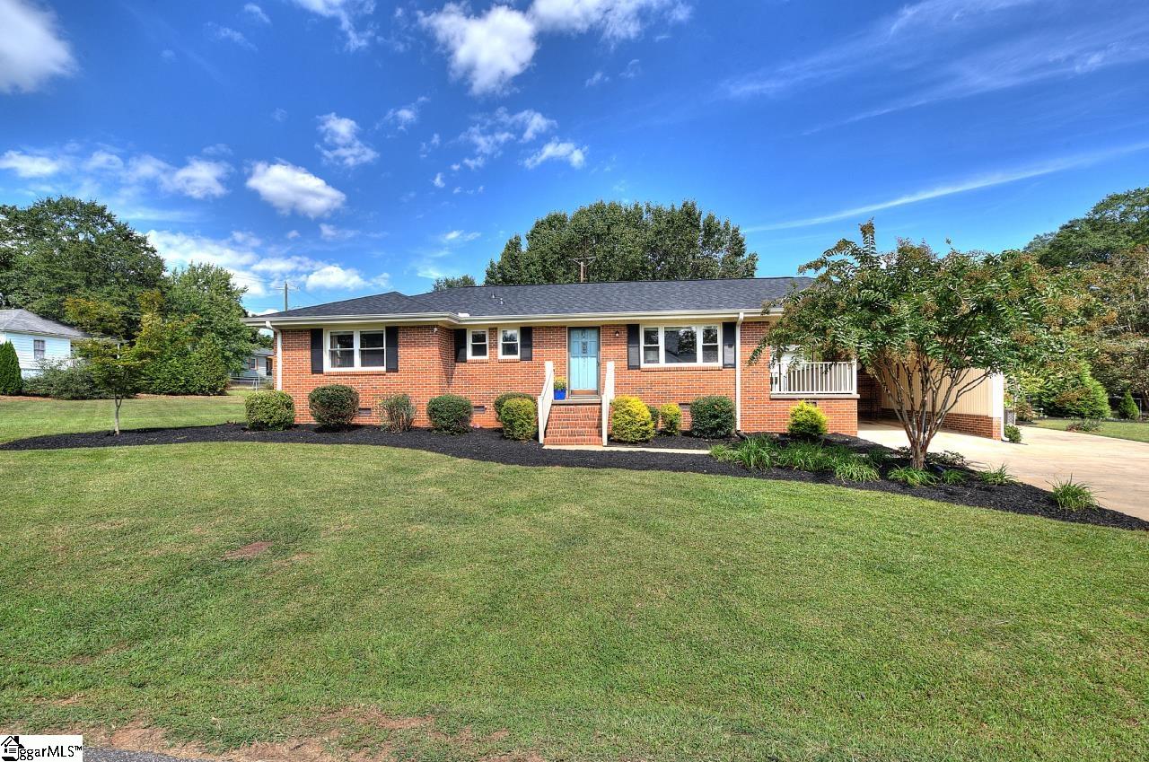 301 Bannister Street Easley, SC 29640