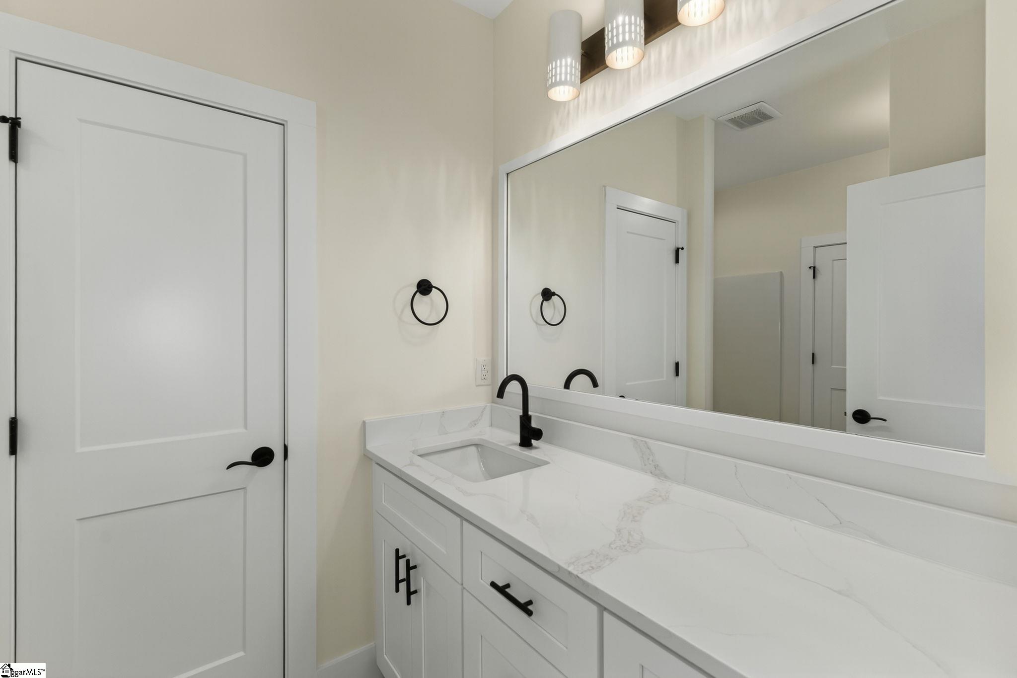 6910 Mountain View Road Taylors, SC 29687