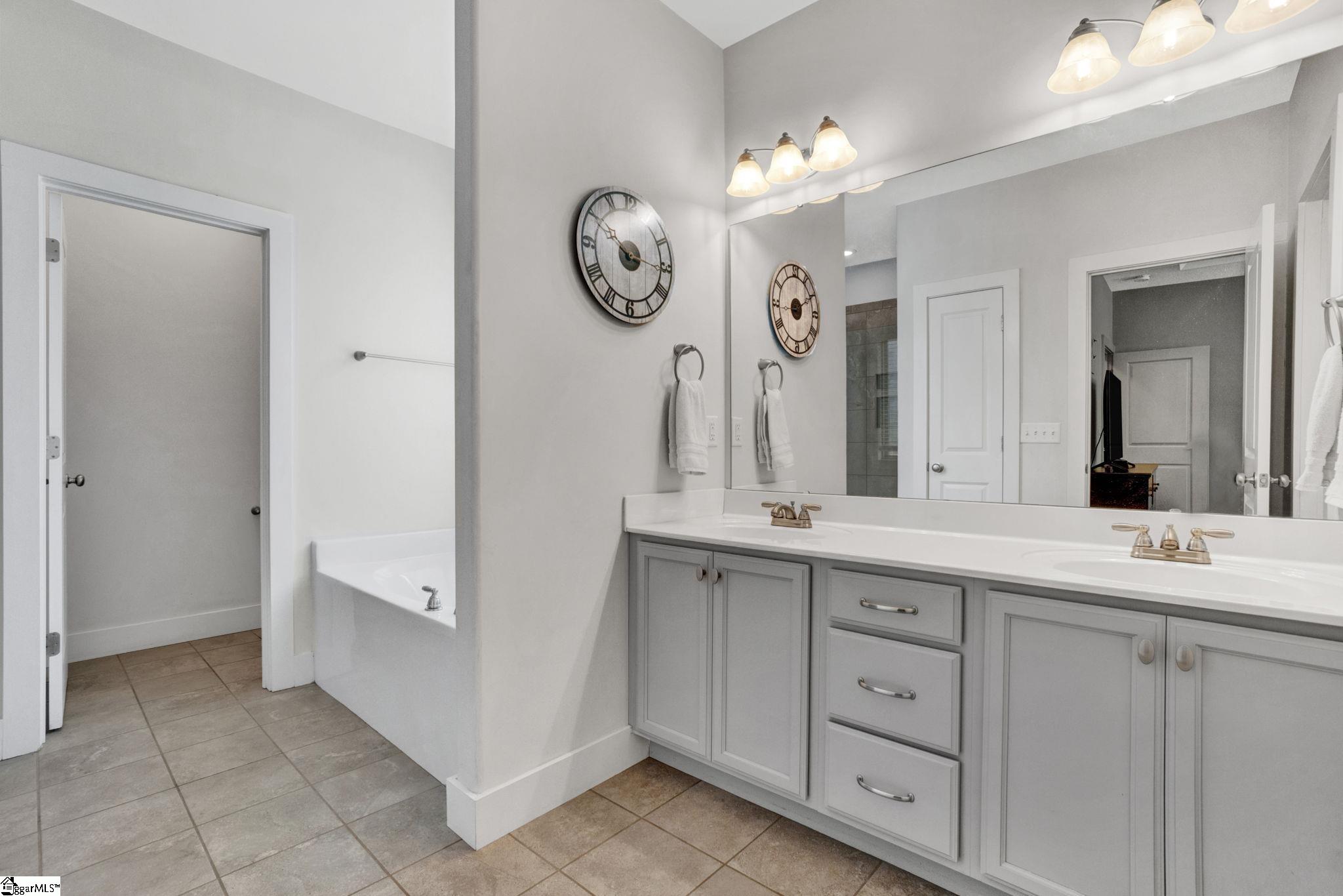 945 Garnet Circle Chesnee, SC 29323
