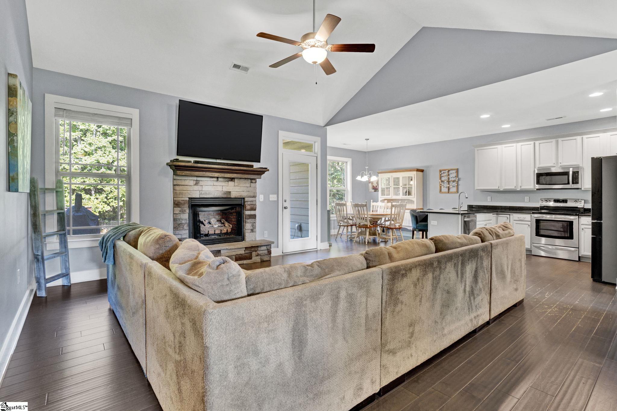 945 Garnet Circle Chesnee, SC 29323