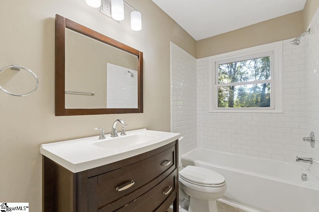 107 Wood Heights Avenue Taylors, SC 29687