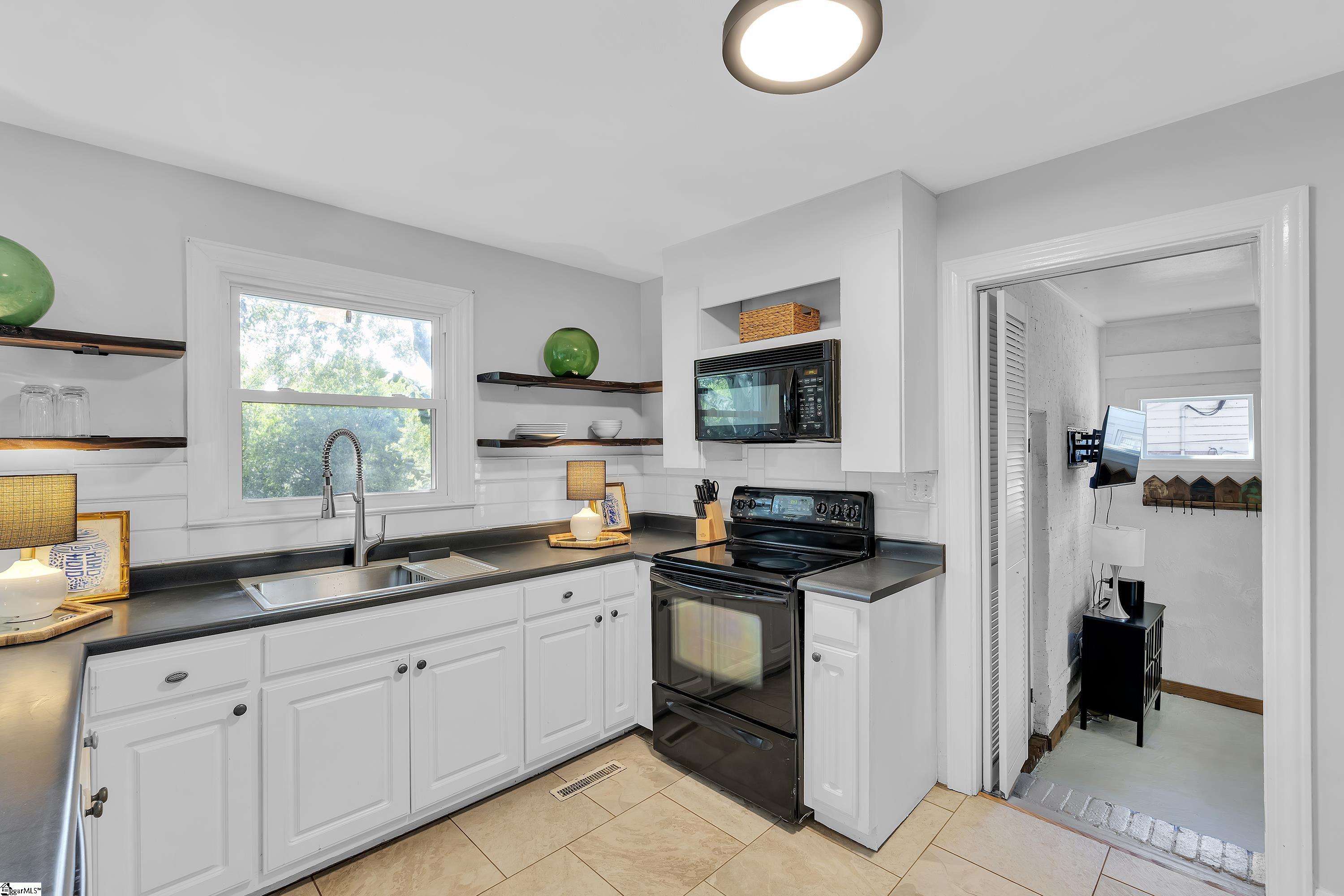 423 Willow Springs Drive Greenville, SC 29607