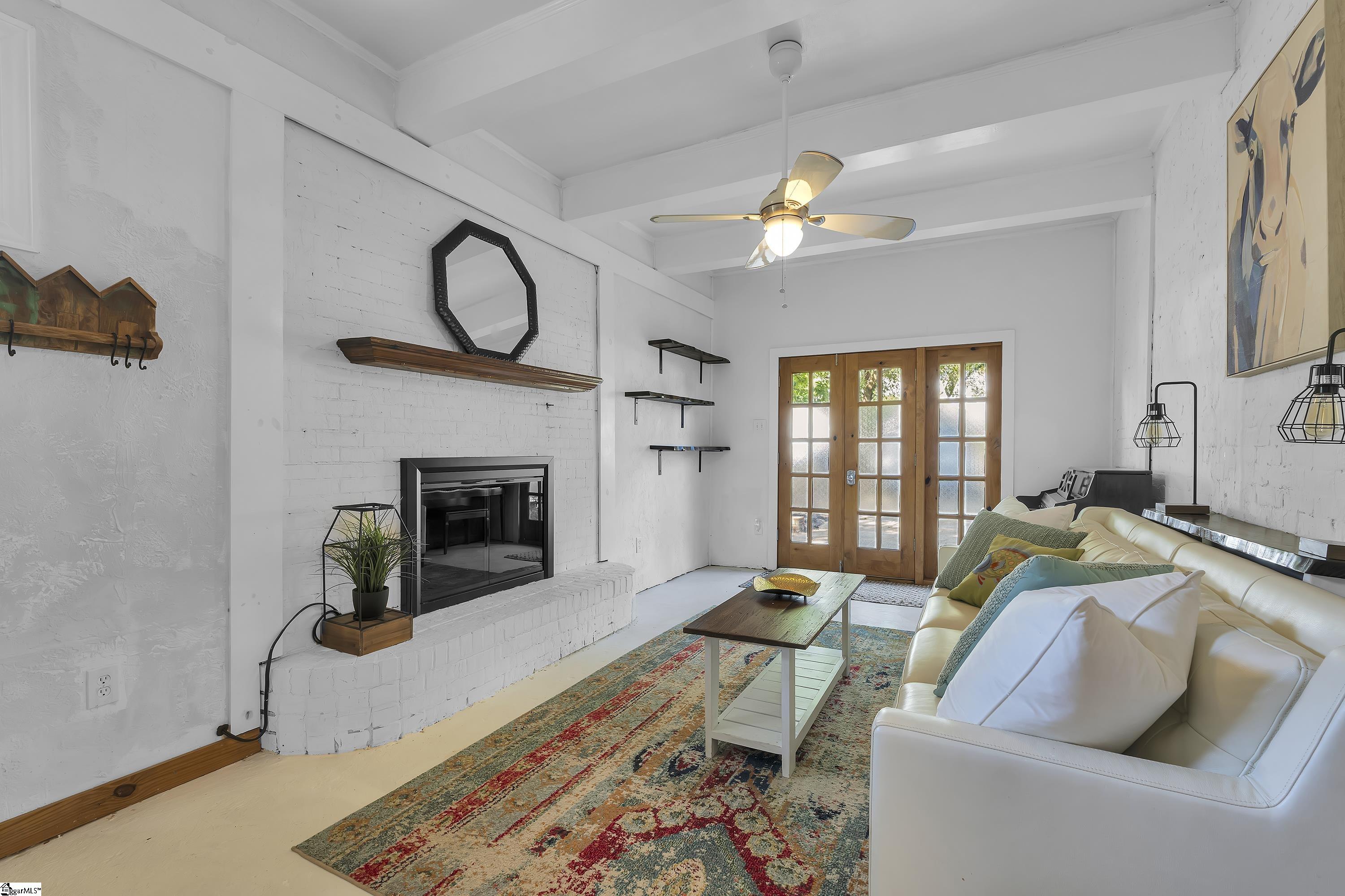 423 Willow Springs Drive Greenville, SC 29607