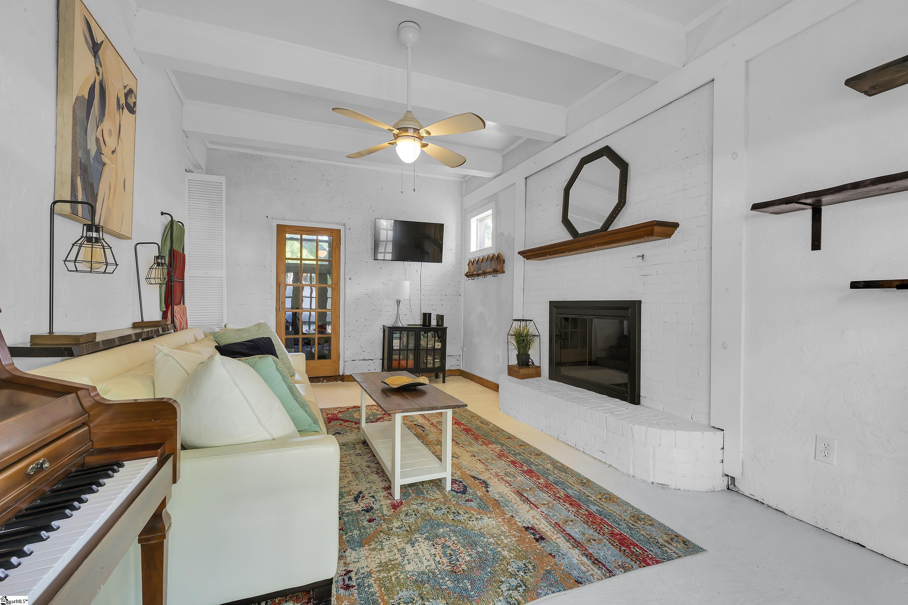 423 Willow Springs Drive Greenville, SC 29607