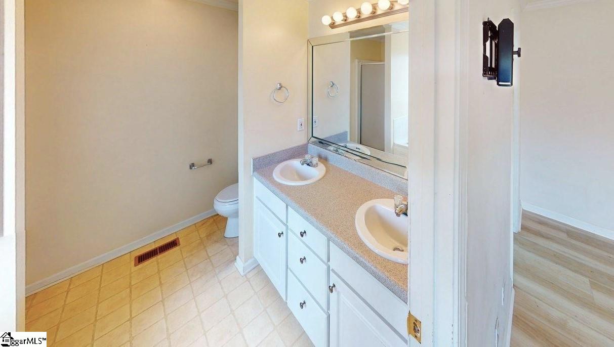 1018 Knollwood Acres Road Boiling Springs, SC 29316