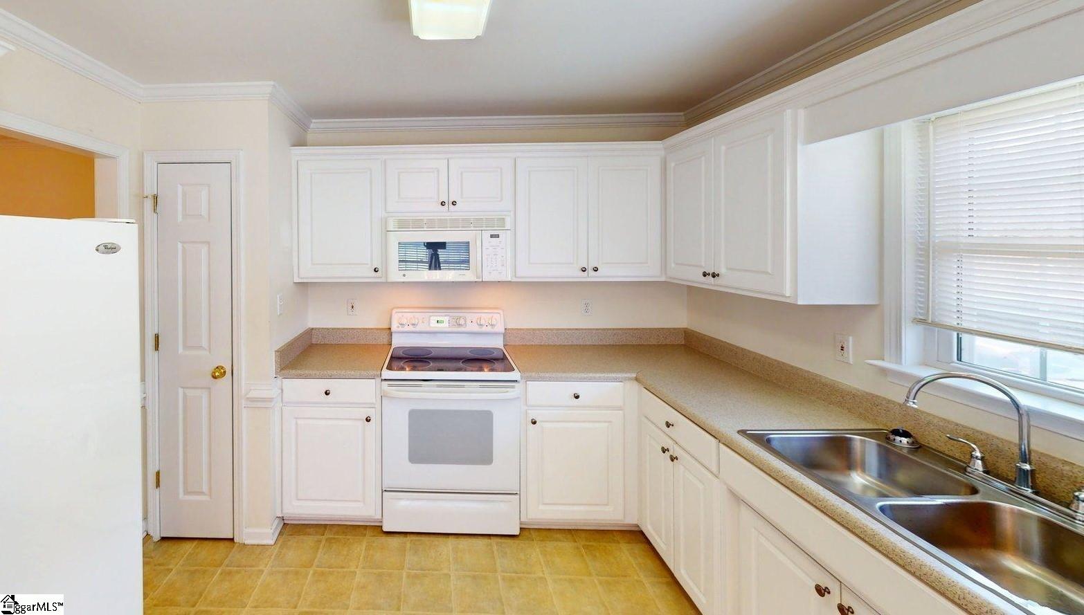 1018 Knollwood Acres Road Boiling Springs, SC 29316