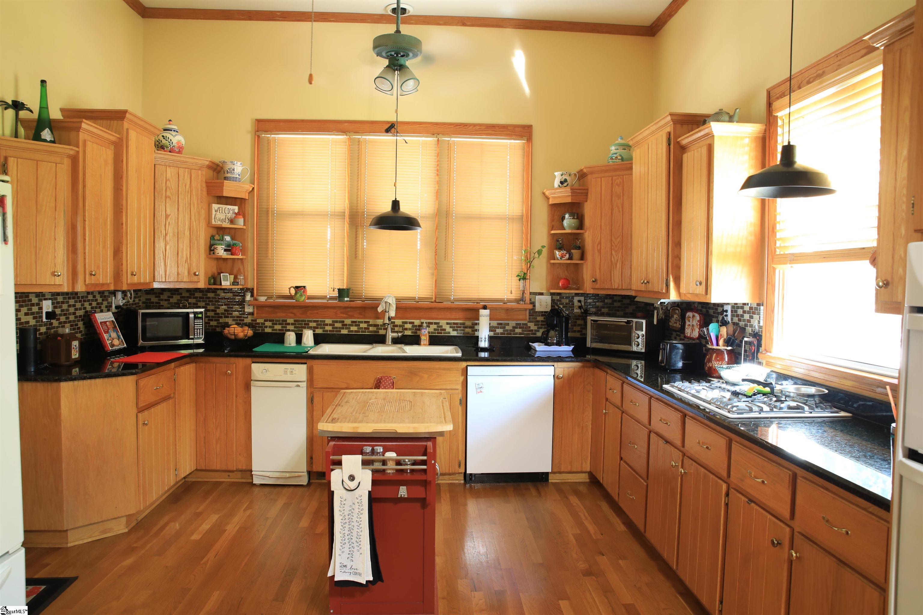 711 Ne Main Street Easley, SC 29640
