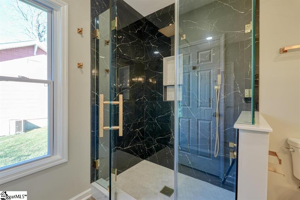 7 Ross Street Greenville, SC 29611