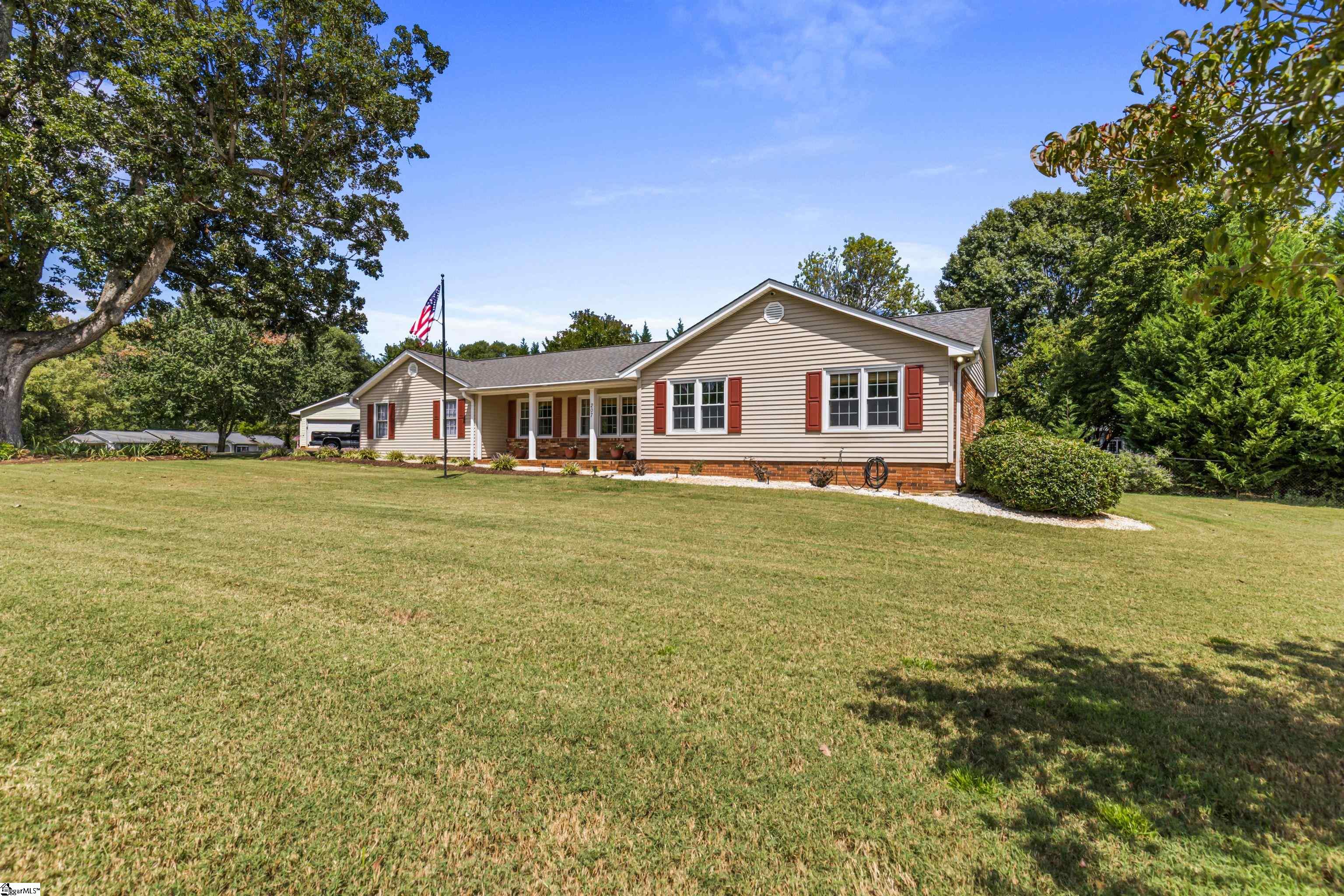 207 Green Ridge Drive Moore, SC 29369