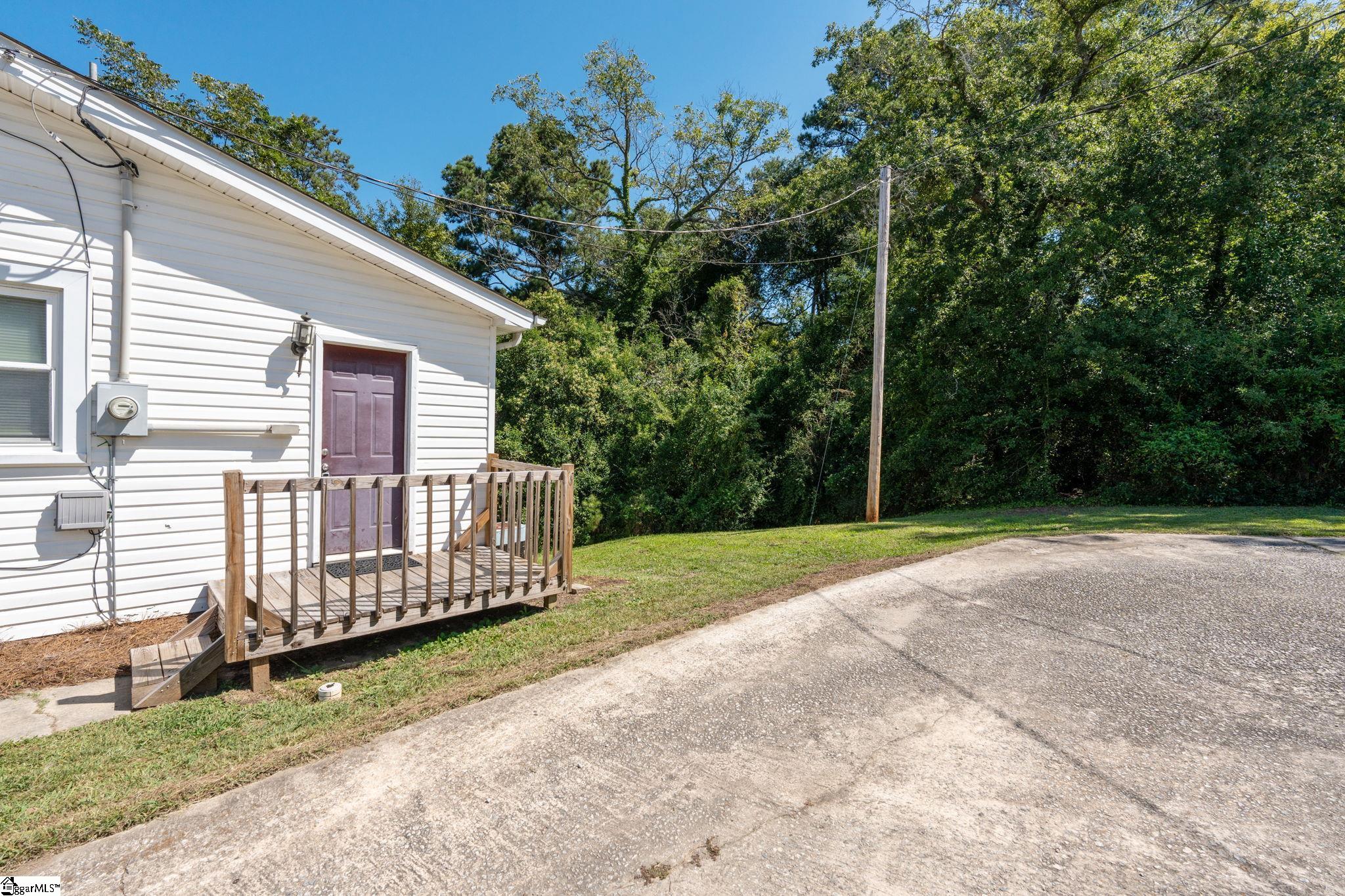 514 N Broad Street Clinton, SC 29325