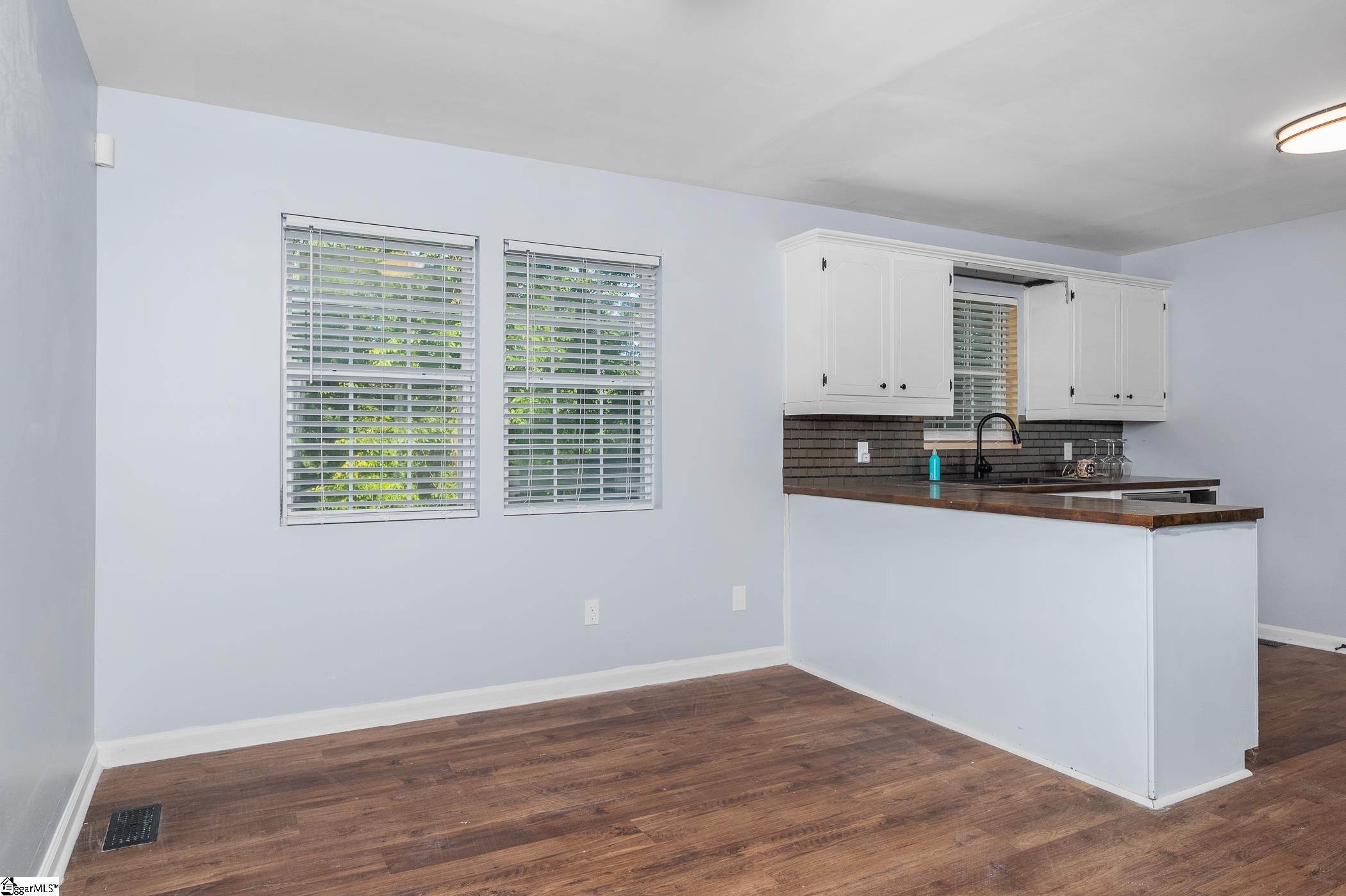 861 Pinecrest Street Woodruff, SC 29388