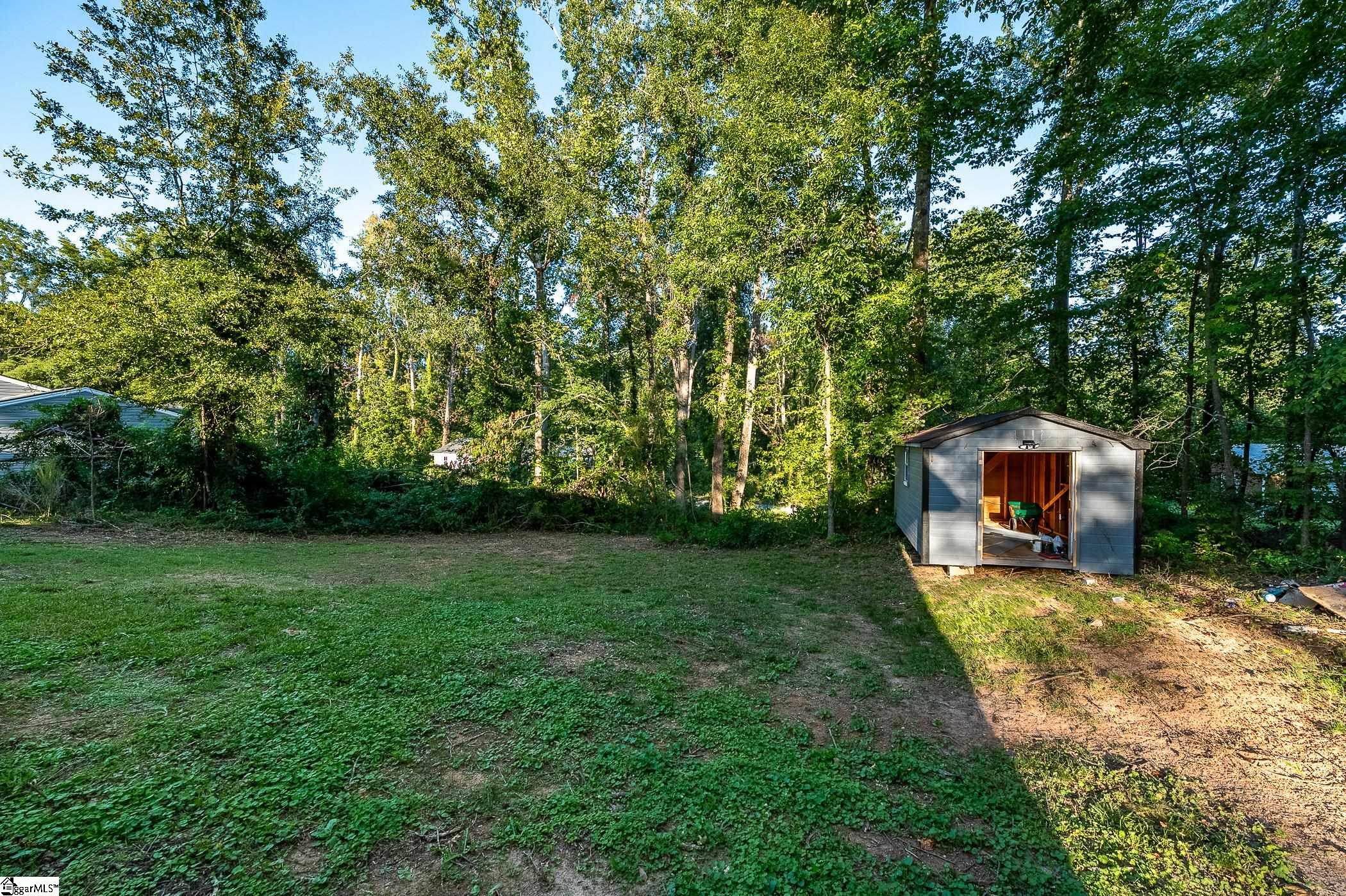 861 Pinecrest Street Woodruff, SC 29388
