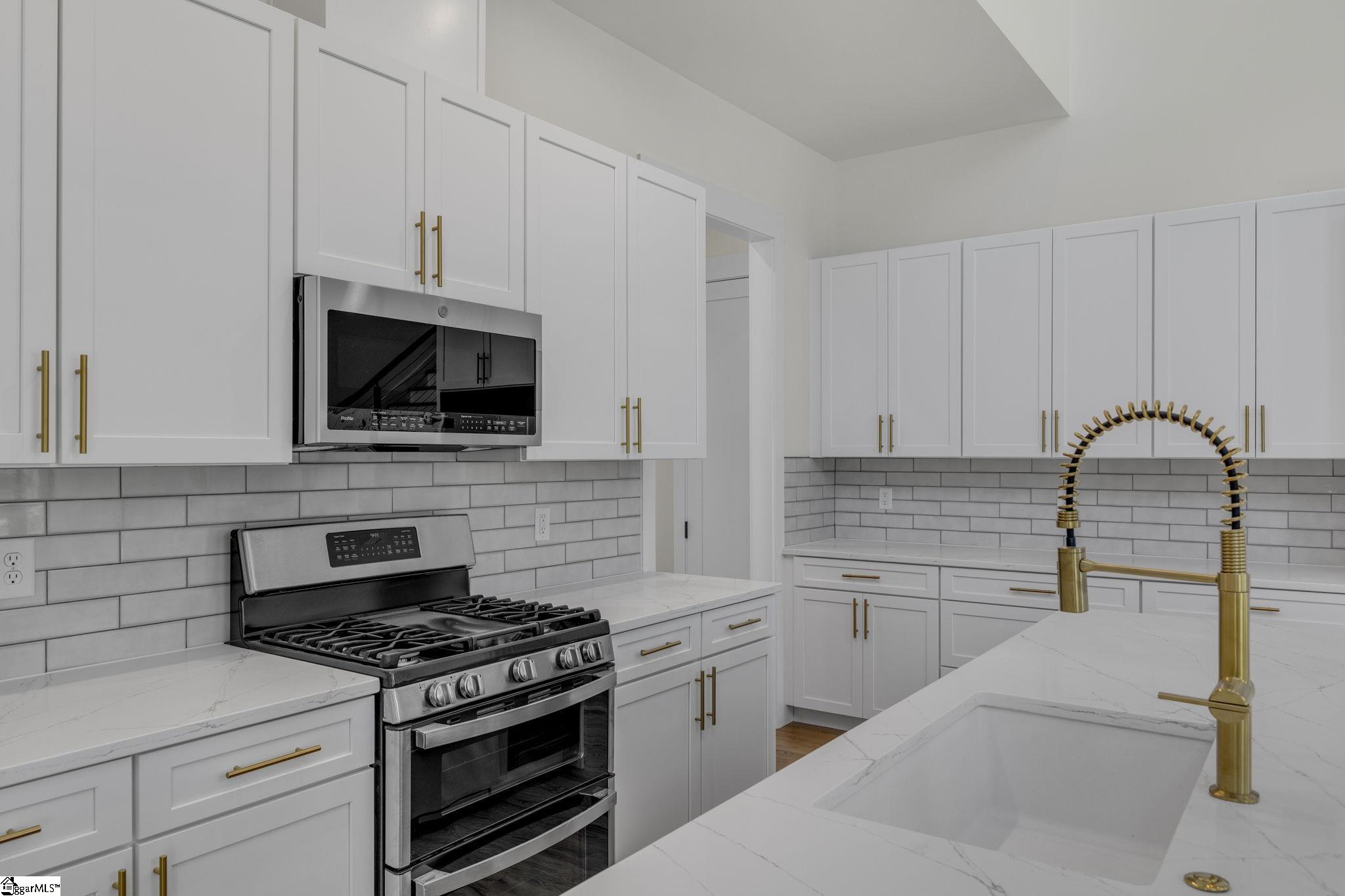 48 Village Crest Drive Greenville, SC 29607