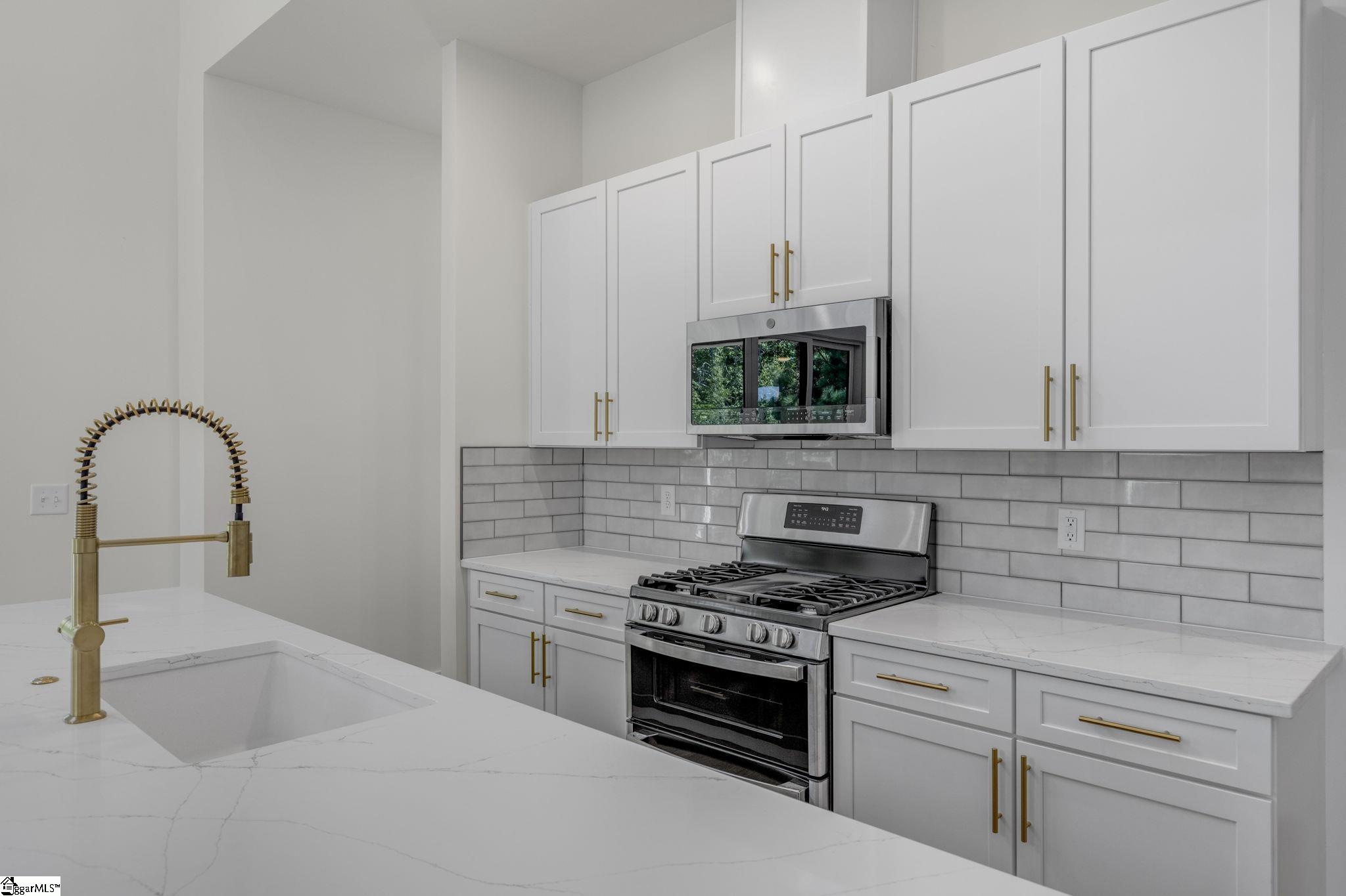 48 Village Crest Drive Greenville, SC 29607