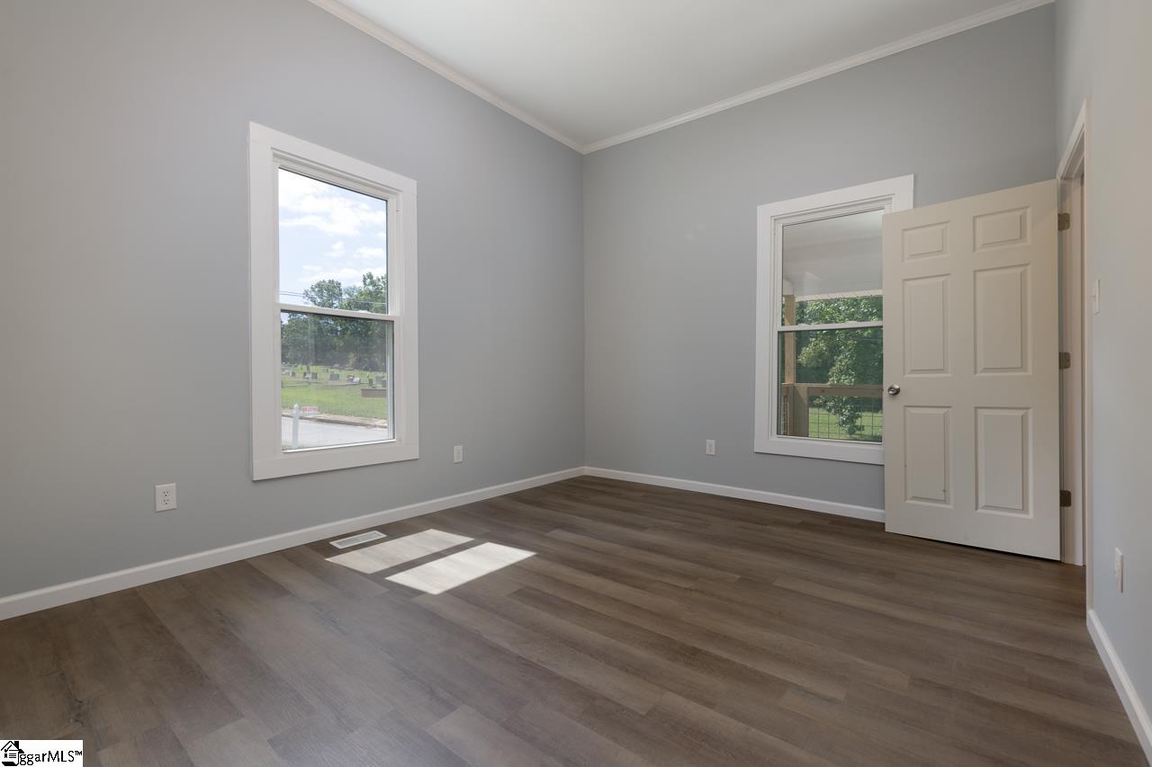 400 N Bell Street Extension Clinton, SC 29325