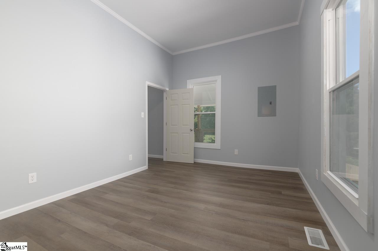 400 N Bell Street Extension Clinton, SC 29325
