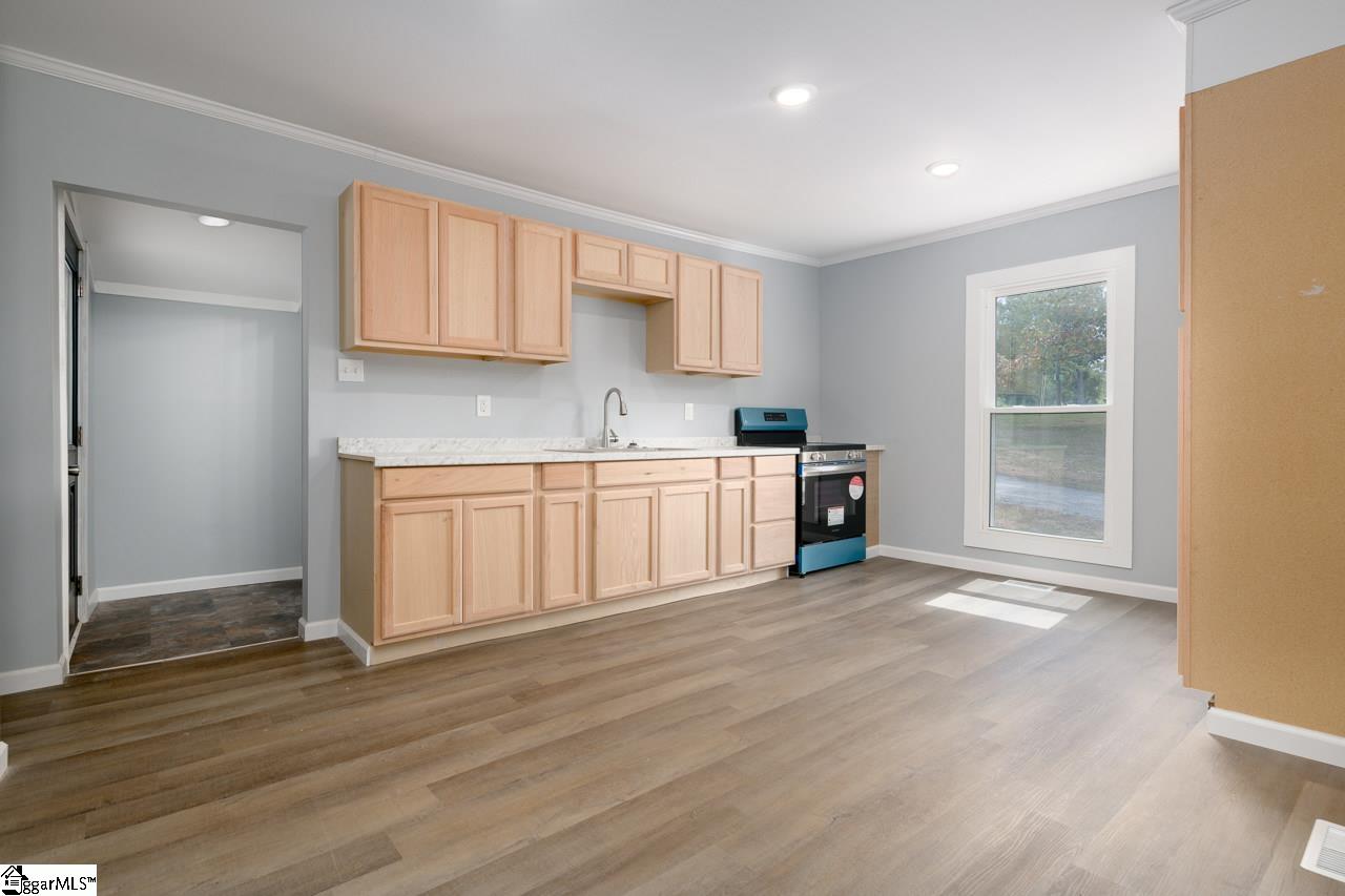 400 N Bell Street Extension Clinton, SC 29325