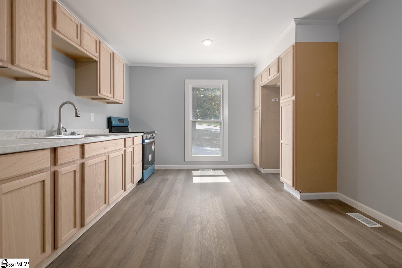 400 N Bell Street Extension Clinton, SC 29325