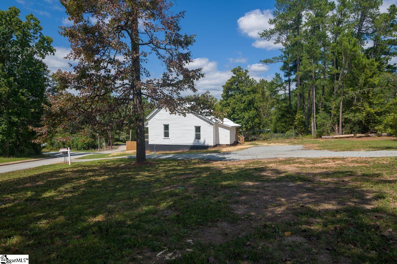 400 N Bell Street Extension Clinton, SC 29325