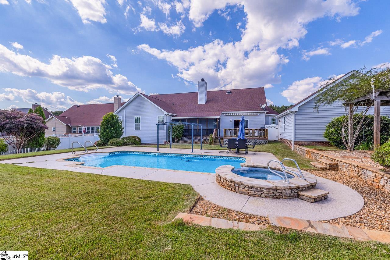 608 Saddlebred Drive Pelzer, SC 29669
