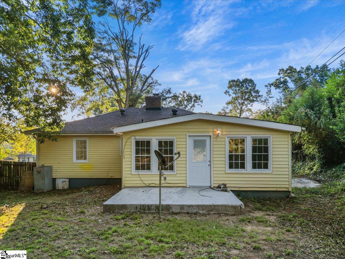 135 Overbrook Circle Spartanburg, SC 29306-4125