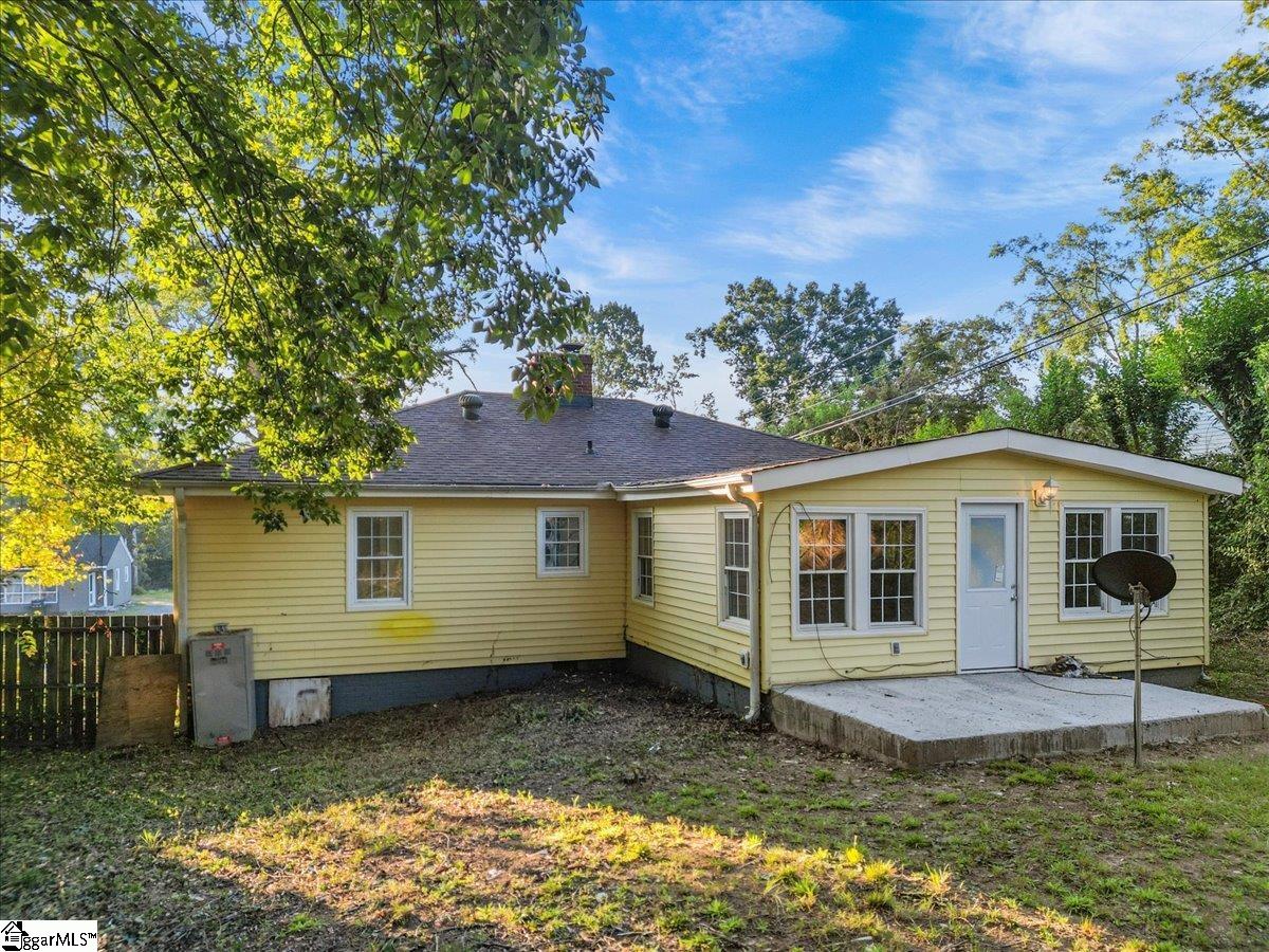 135 Overbrook Circle Spartanburg, SC 29306-4125
