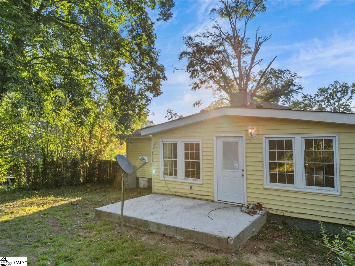 135 Overbrook Circle Spartanburg, SC 29306-4125
