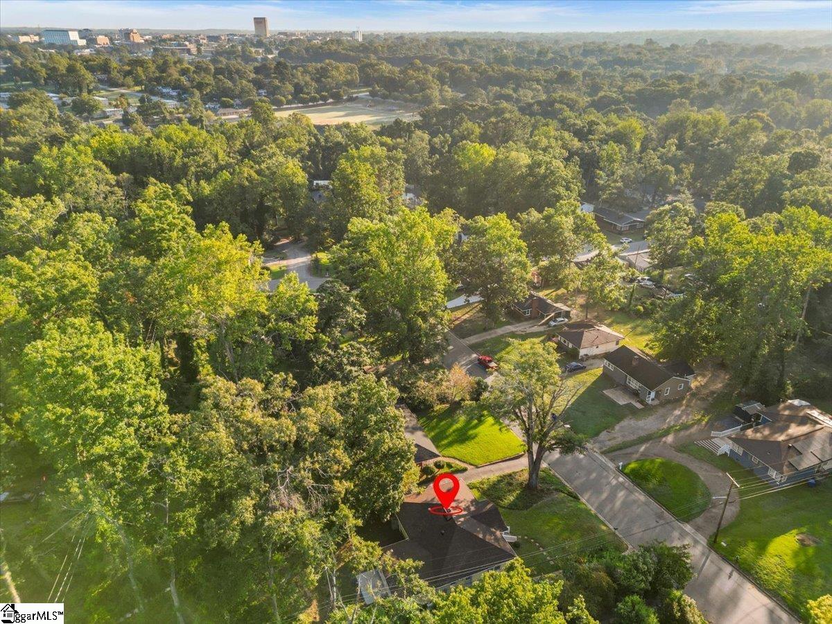 135 Overbrook Circle Spartanburg, SC 29306-4125