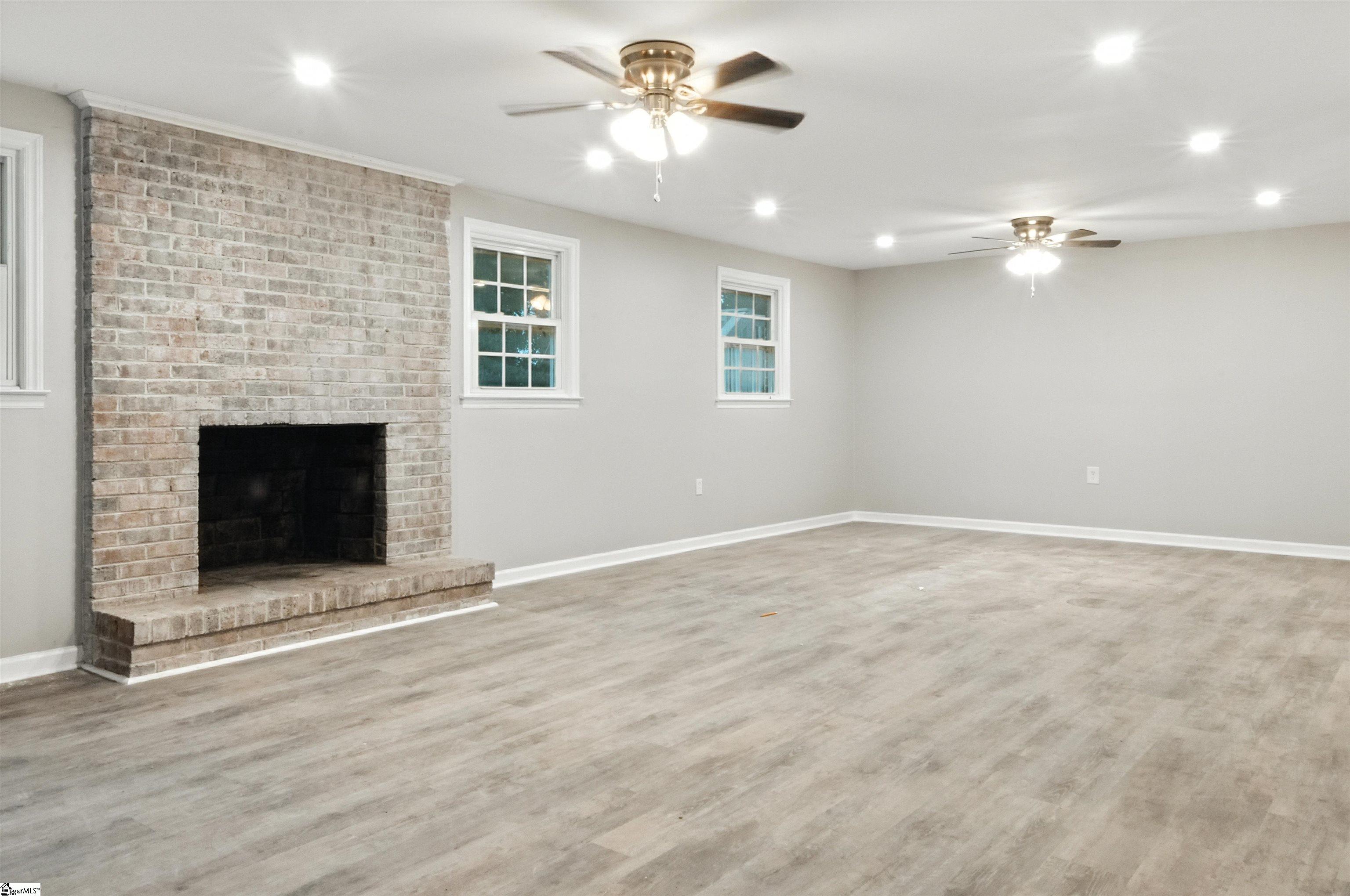 234 Ferndale Drive Boiling Springs, SC 29316