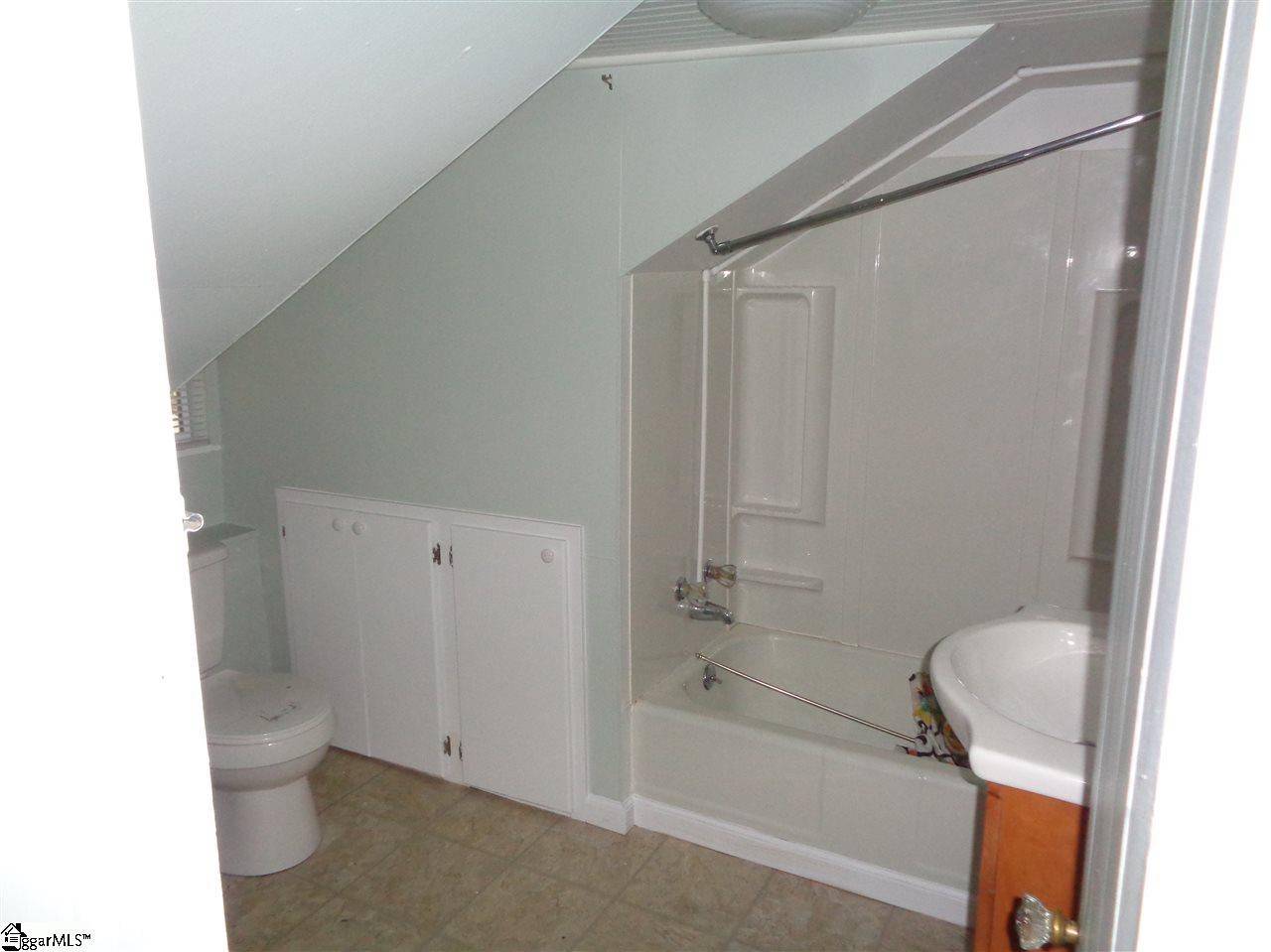 260 E Greer Street Greer, SC 29650