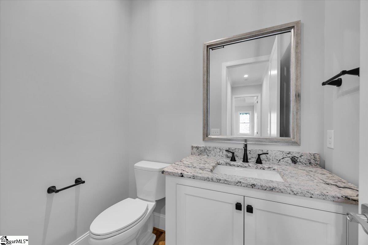 202 Chestnut Pond Lane Simpsonville, SC 29681