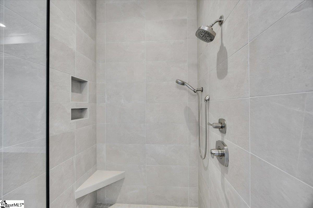 202 Chestnut Pond Lane Simpsonville, SC 29681
